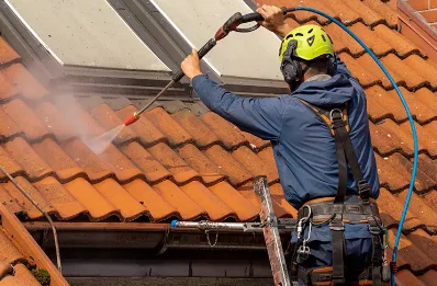 Démoussage et hydrofuge de toiture à Île-Molène